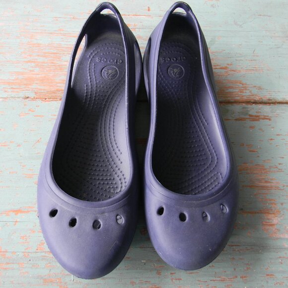 CROCS Womens Kadee Ballet Flat Sz 9 Navy Blue Slip On Shoe Casual Comfy Beach - Picture 2 of 7
